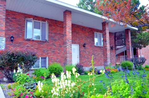 Somerset Apartments photo 2