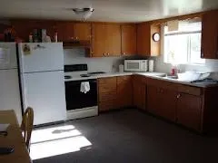 Bayside Manor photo 3