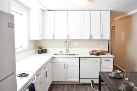 Rockland Apartments photo 2