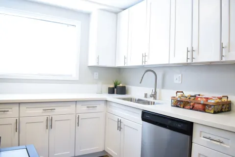 Rockland Apartments photo 3