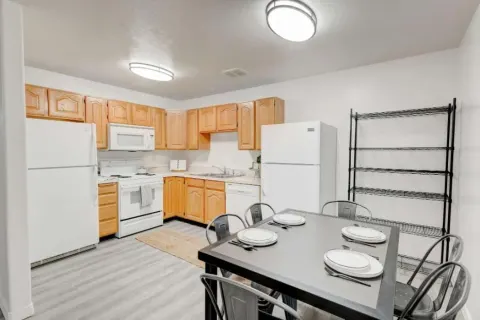 Camden Apartments photo 3