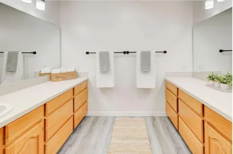 Camden Apartments photo 5