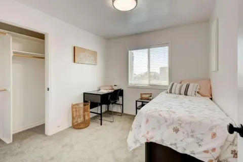 Camden Apartments photo 4