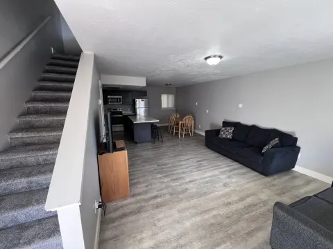 Snowview Apartments photo 2