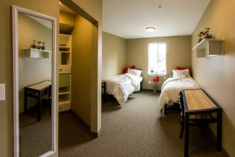 Windsor Manor photo 4