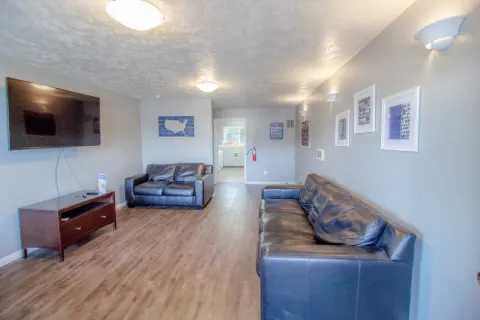 Georgetown Apartments photo 5