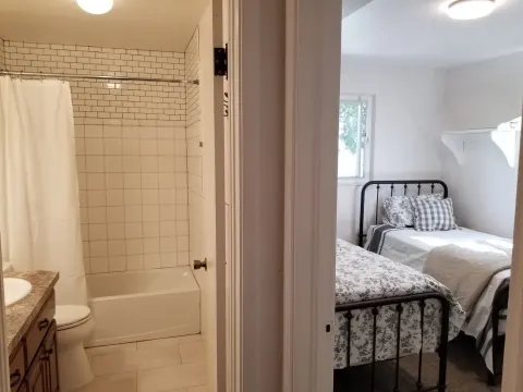 Crestwood Cottage photo 3