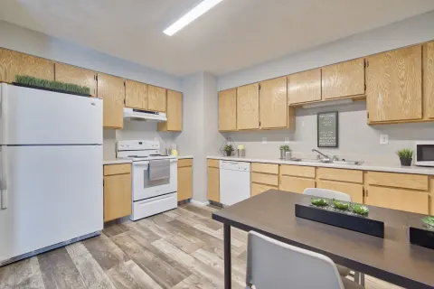 Delta Phi Apartments photo 3
