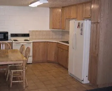 Crestwood Apartments photo 2